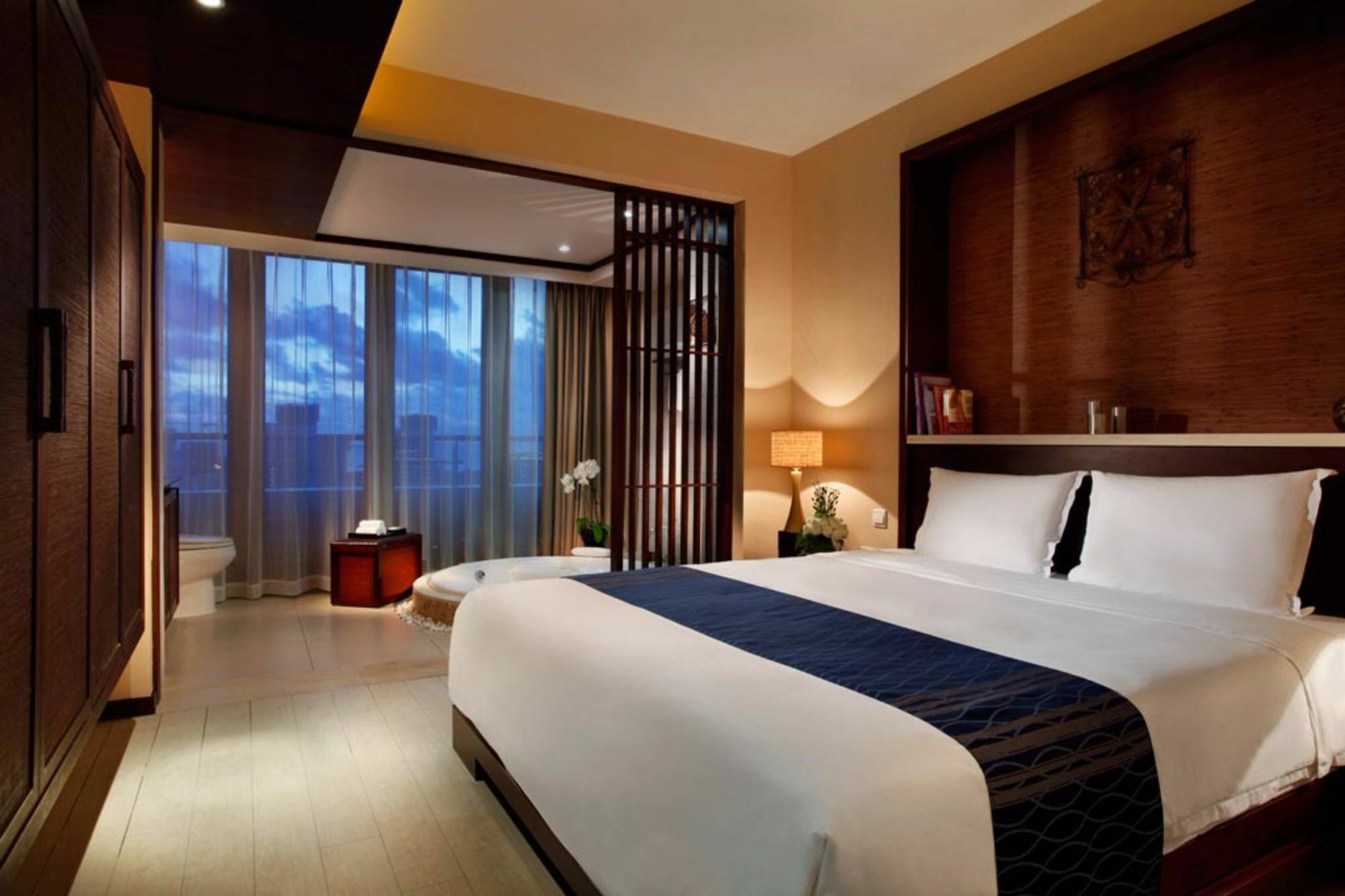 Serenity Coast All Suite Resort Санья Экстерьер фото